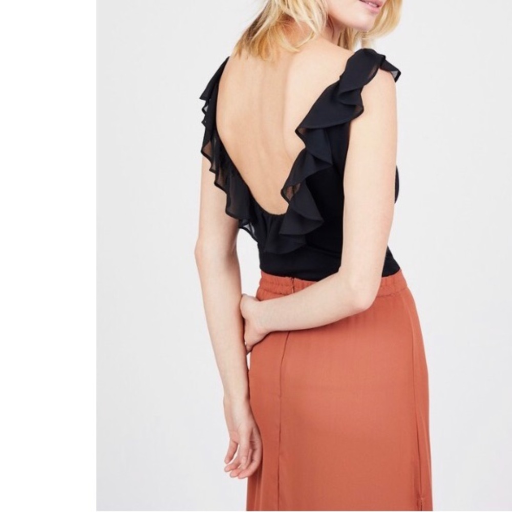 🛑 SOLD 🛑 Cactus & Clover Ruffle Neck Top